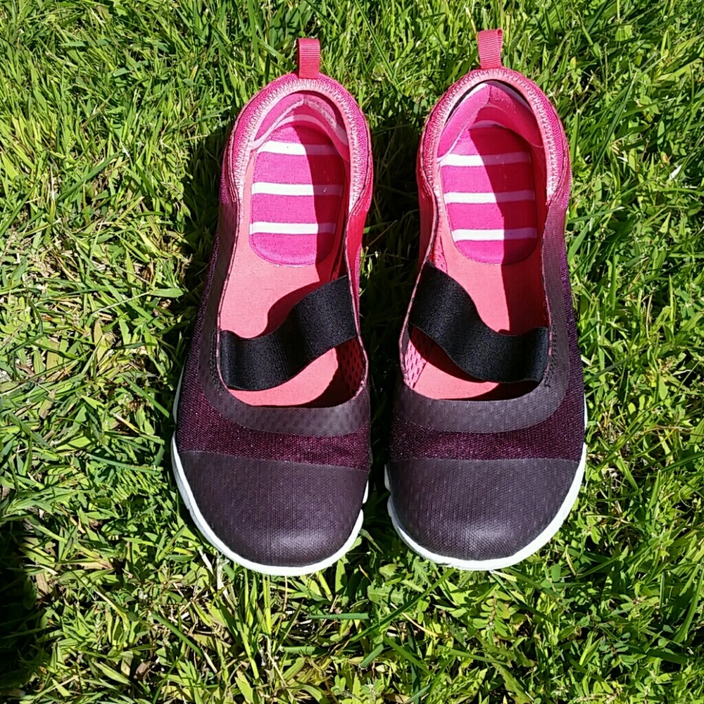 Clarke's Flexible purple & pink flats sneakers 9.5